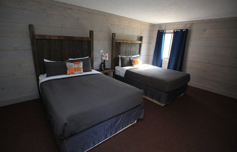 Vintage Block Inn & Suites Okoboji Buitenkant foto
